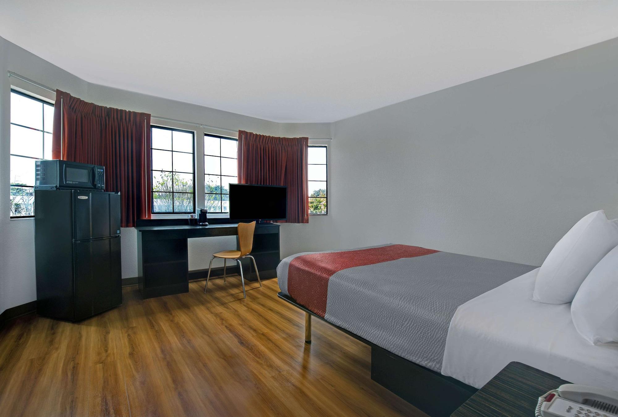 Motel 6-Marina, Ca - Monterey Exteriör bild
