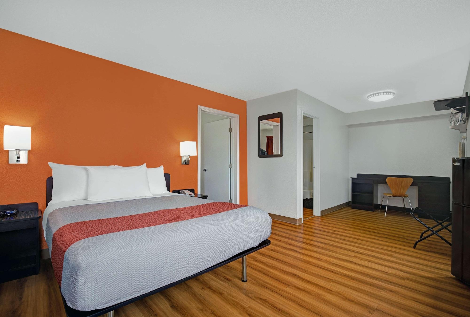 Motel 6-Marina, Ca - Monterey Exteriör bild