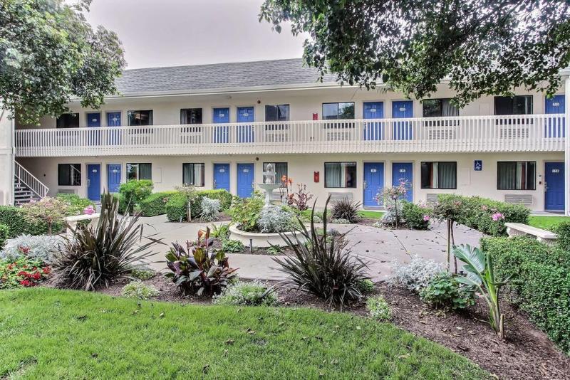 Motel 6-Marina, Ca - Monterey Exteriör bild