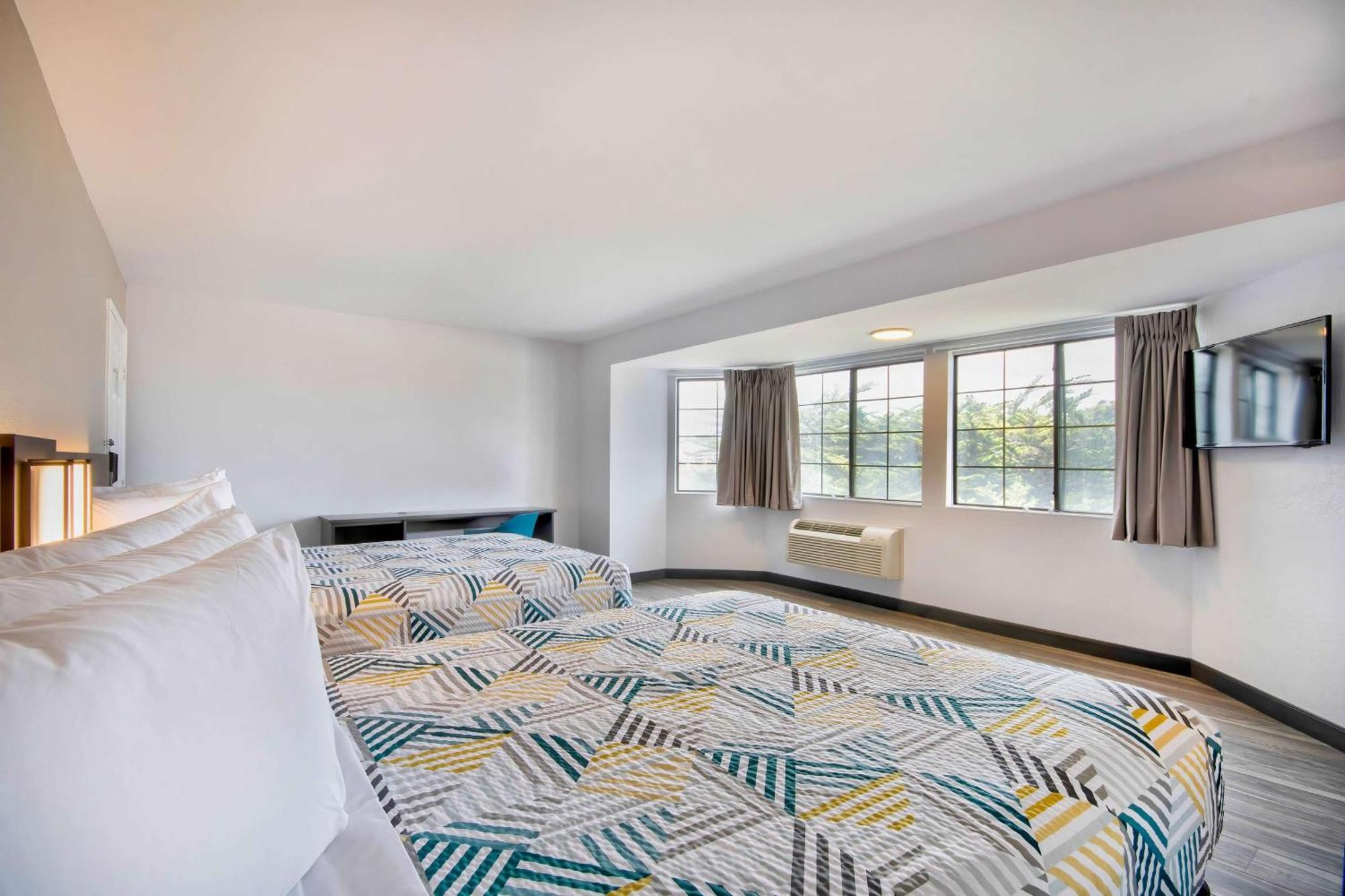 Motel 6-Marina, Ca - Monterey Exteriör bild